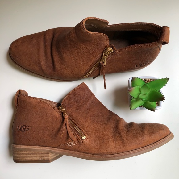 UGG Shoes - UGG Glee Ankle Bootie